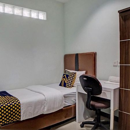Spot On 92822 Finest House Near Amplas Bus Terminal Medan Luaran gambar