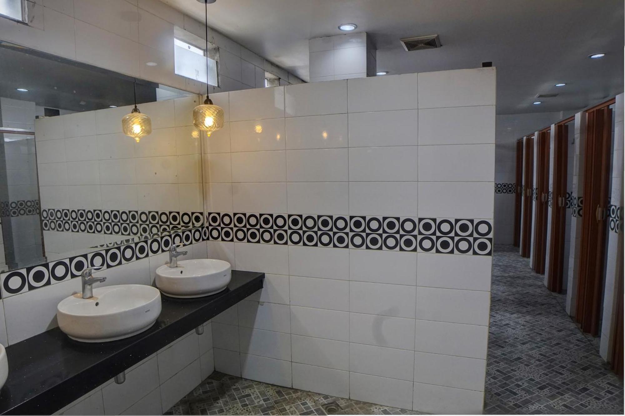 Spot On 92822 Finest House Near Amplas Bus Terminal Medan Luaran gambar