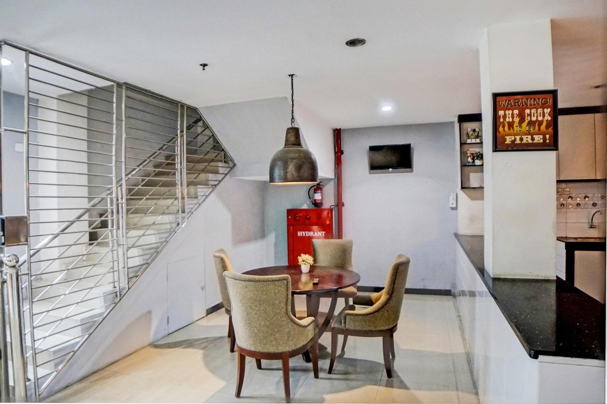 Spot On 92822 Finest House Near Amplas Bus Terminal Medan Luaran gambar